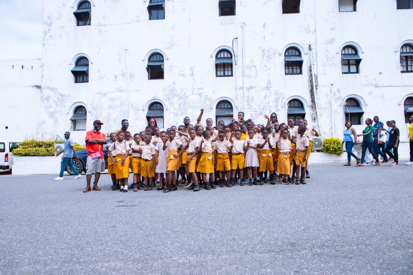 School student community gathered together on campus